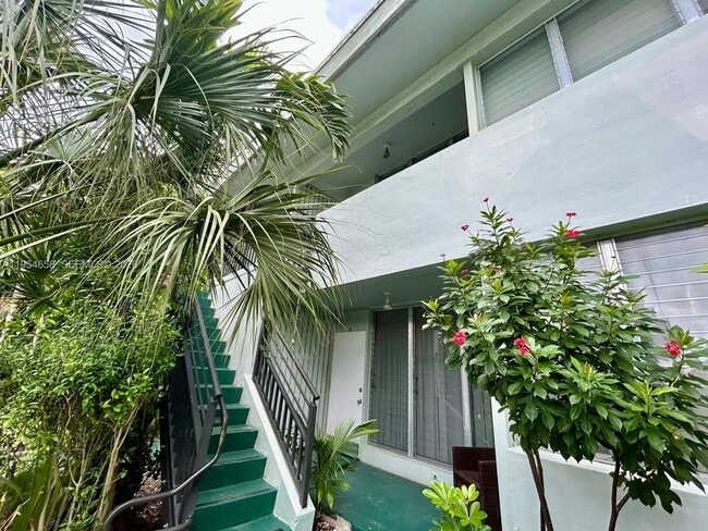 Building Photo - 1080 98th St