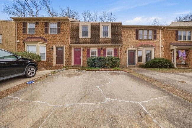 Building Photo - 5531 Old Guard Crescent