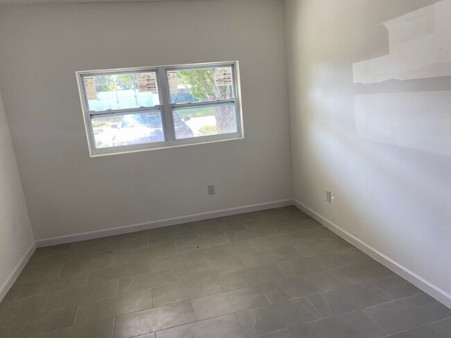 Building Photo - 3210 Belmont Blvd