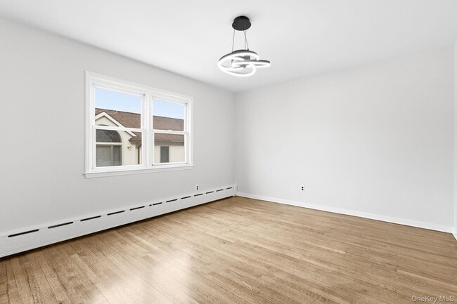 Building Photo - 222 Park Ave E