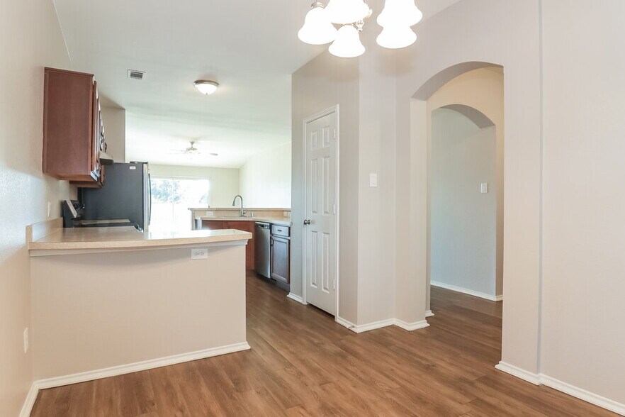 Building Photo - 131 Freedom Trl