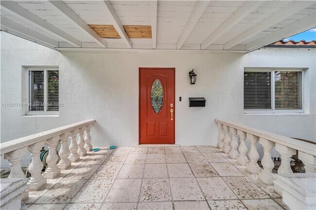 Building Photo - 3910 SW 2nd Terrace