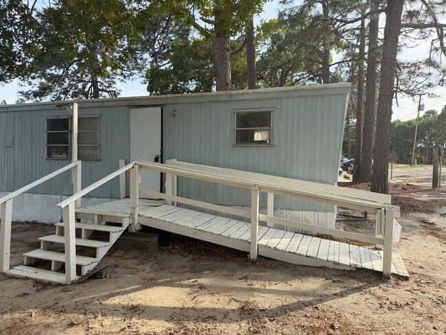 Building Photo - 226 Bills Cir