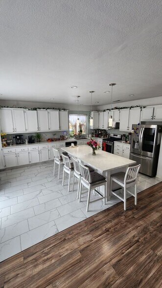 Building Photo - 4009 Stable Dr