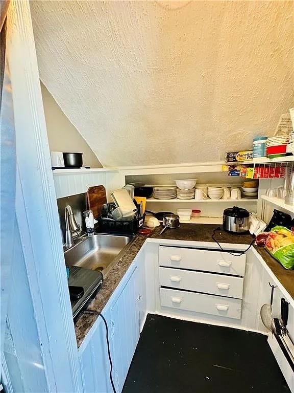 Building Photo - 1071 Main St