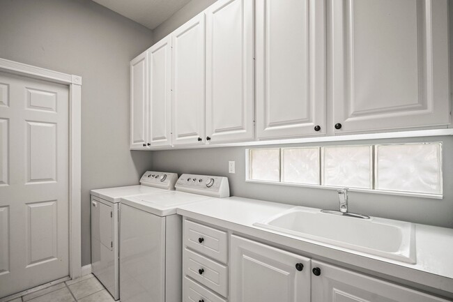 Building Photo - 3 Bedroom Single Family Home for Rent in I...