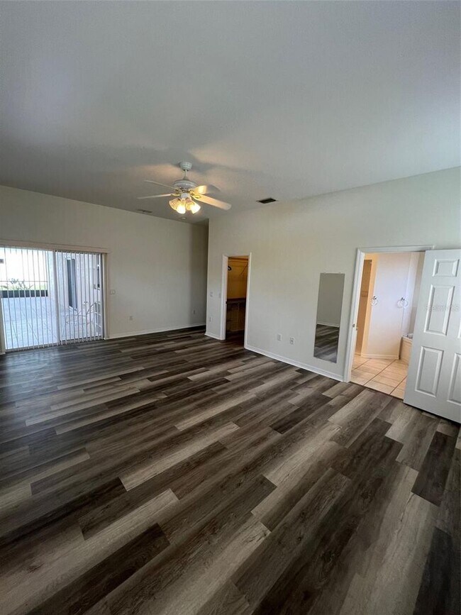 Building Photo - North Port home