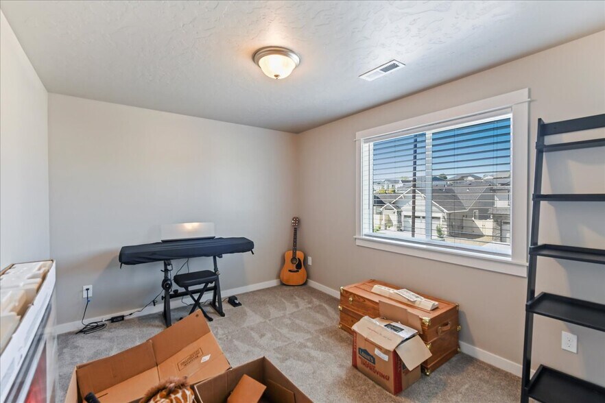 Building Photo - 3378 S Cabin Creek Way