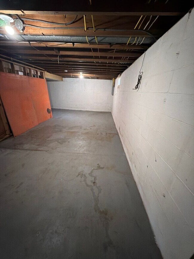 Building Photo - 12326 Larimore Rd