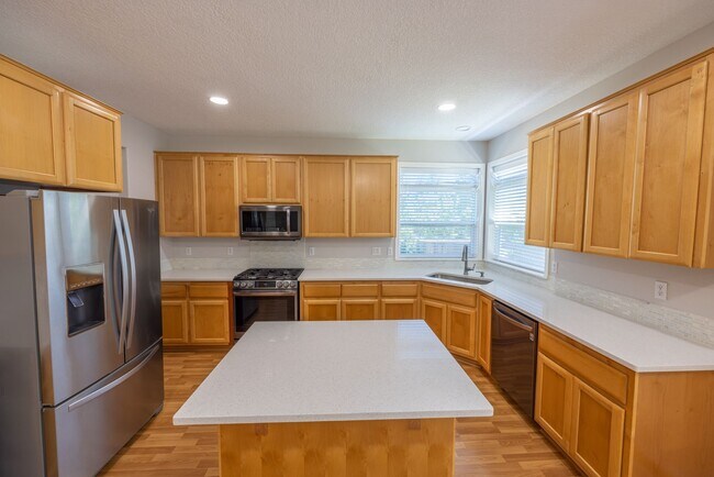 Building Photo - Home for rent in fast growing Ridgefield, WA - 4 bedr + Bonus Room