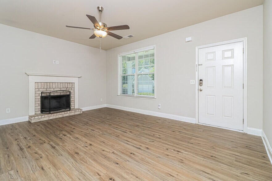Building Photo - 77 Rosemont Ct