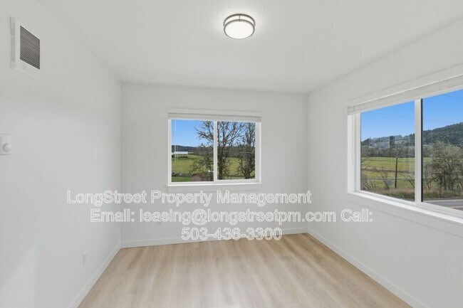 Building Photo - 828 S 19th St