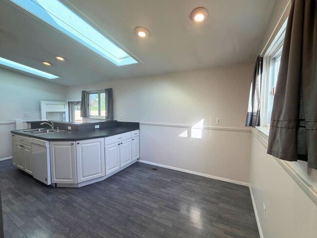Building Photo - Updated Ranch with New Appliances