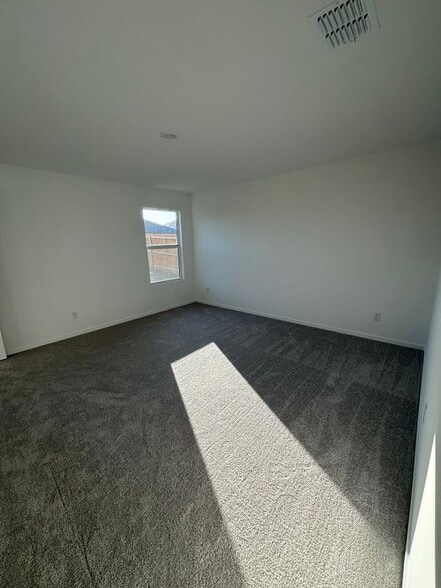 Building Photo - 15004 Rangeland Rd