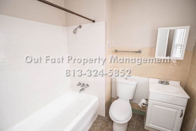 Building Photo - 549 2nd St N