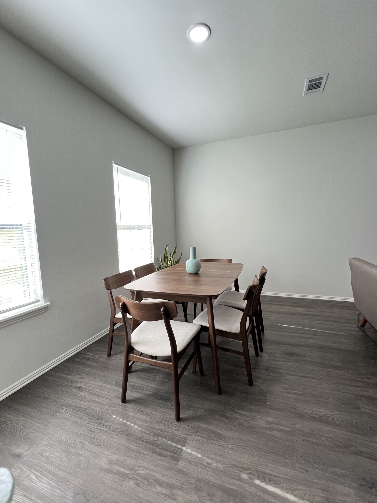 Building Photo - 1018 S Benchmark Ln