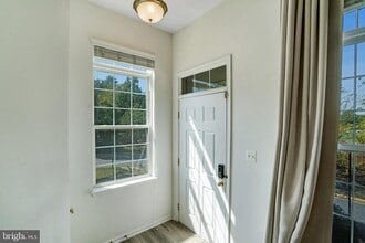 Building Photo - 8535 Wyngate Manor Ct