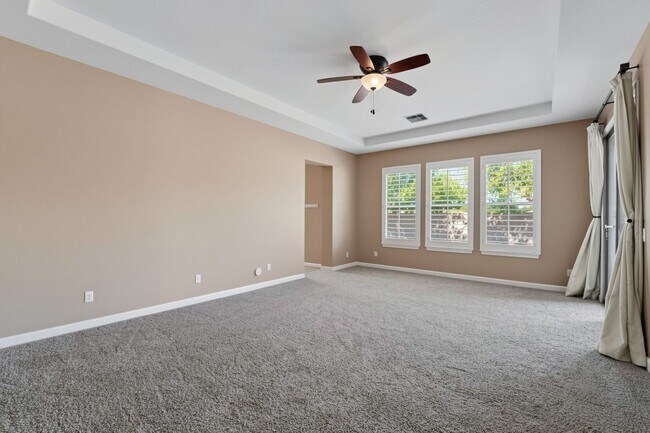 Building Photo - Welcome to this inviting Phoenix Rental - Available!