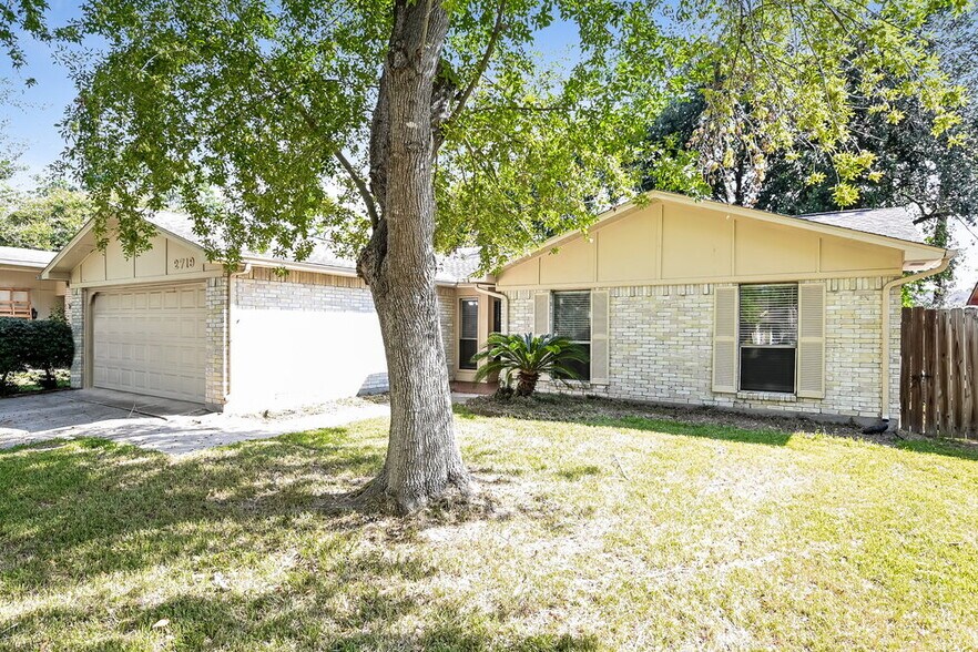 Building Photo - 2719 Killdeer Ln