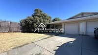 Building Photo - Spacious 2bd/1ba Duplex with Garage near American River College