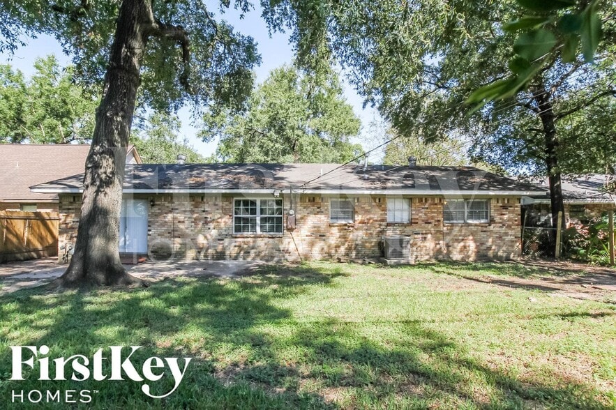 Building Photo - 13322 Oak Leaf Ln