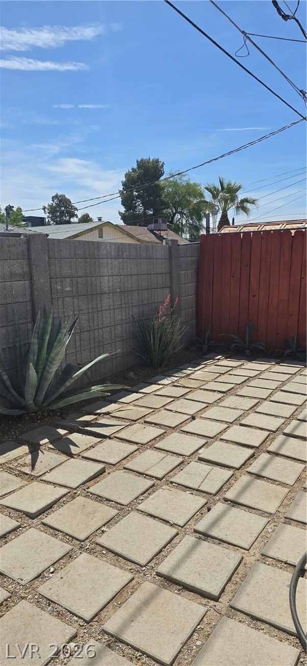 Building Photo - 315 Arnold St