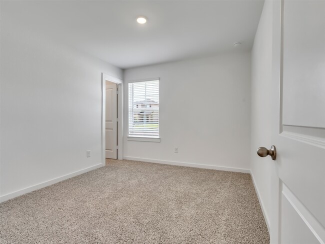 Building Photo - 9011 Serene Hvn Dr