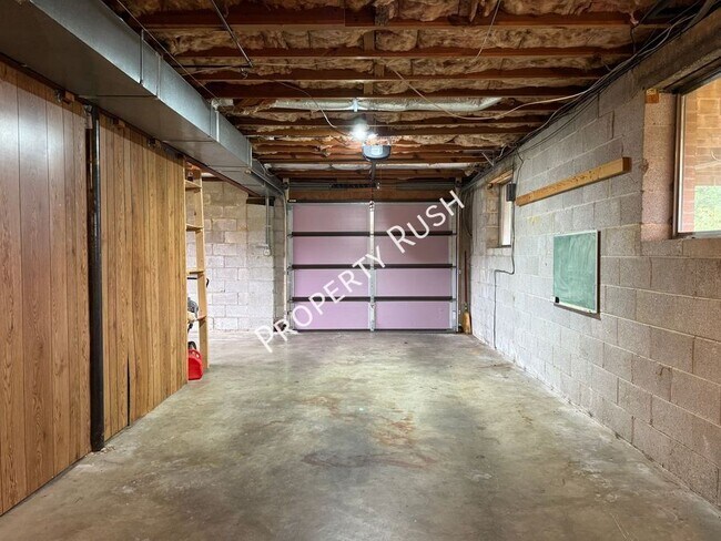 Building Photo - 2307 Arroyo Dr