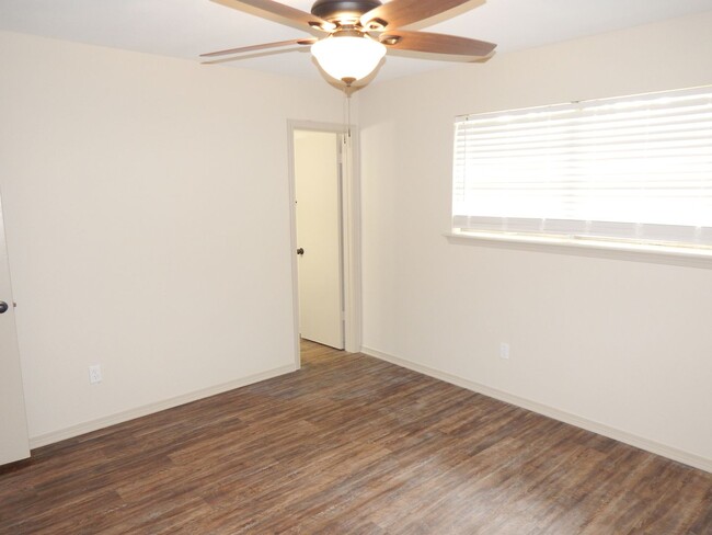 Building Photo - Whitehouse ISD - Beautiful 3 Bedroom, 2 Ba...