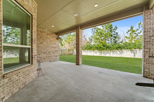 Building Photo - 9339 Fairfield Oaks Ln