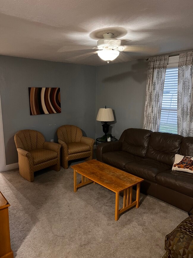 Building Photo - 713 Kearney St