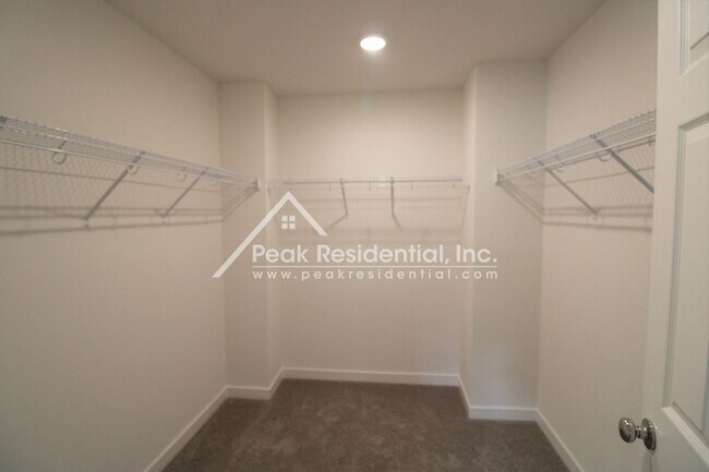 Building Photo - 3 br, 2.5 bath House - 3007 Magical Walk