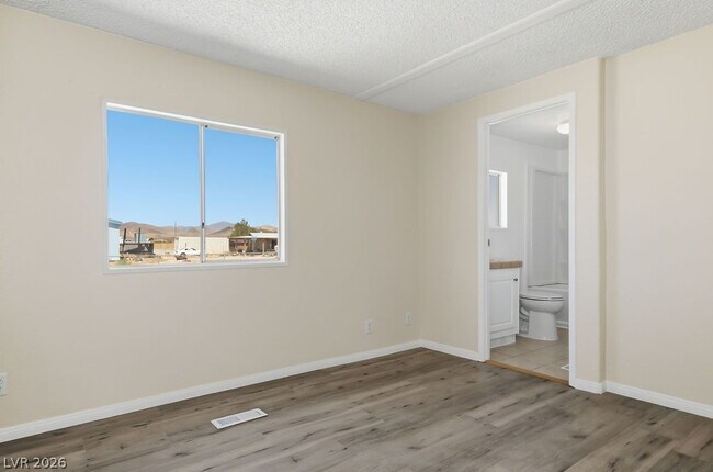 Building Photo - 4550 W Horn Rd