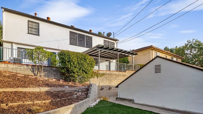 Building Photo - Beautiful Pasadena Hilltop Home