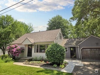 Building Photo - 814 Bacon Ave