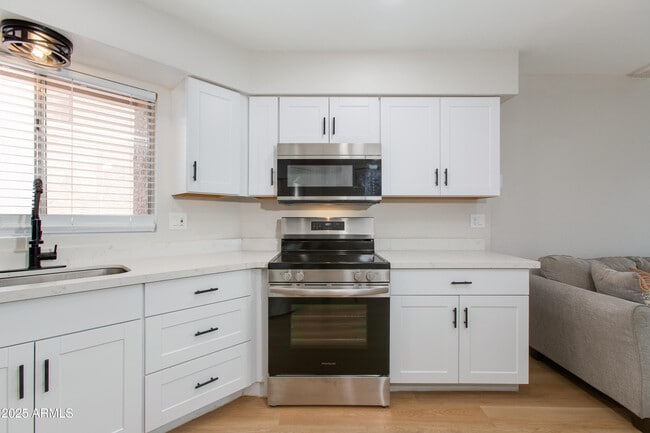 Building Photo - 7344 N 43rd Ave