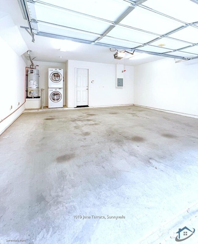 Building Photo - 1019 Jena Terrace