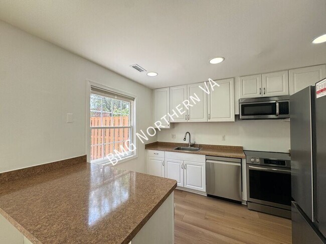 Building Photo - 8763 Bretton Woods Dr