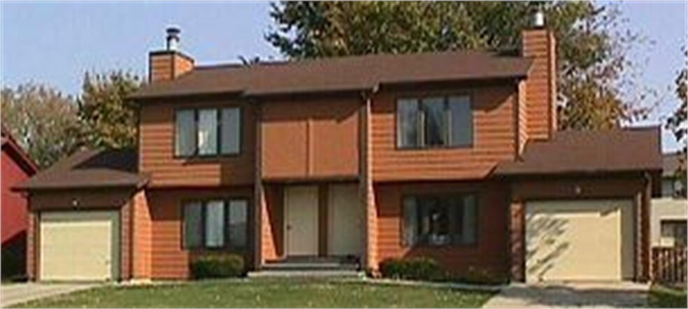 Primary Photo - 1453-1458 Eastview Dr