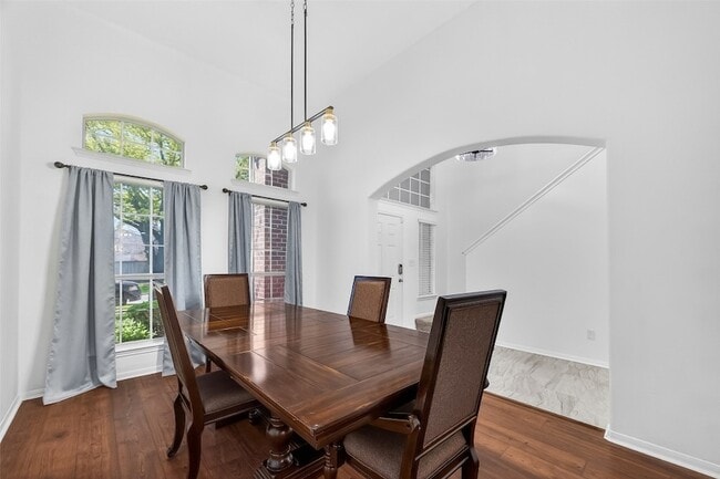 Building Photo - 15807 Sonoma Park Dr