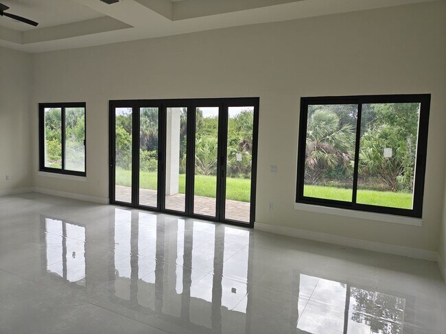 Building Photo - 267 Santa Marta St