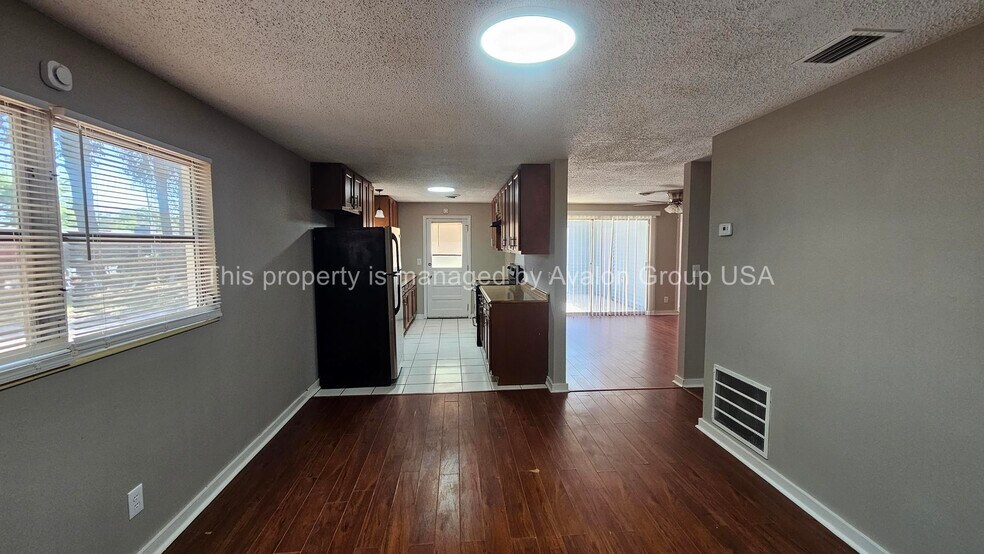 Building Photo - 7957 Jaguar Dr