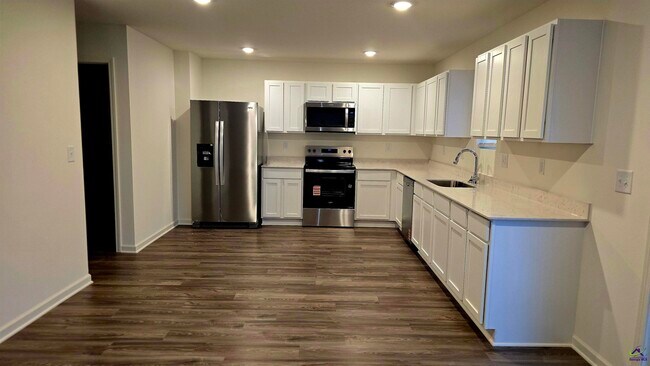 Building Photo - 502 Liberty Hall Dr