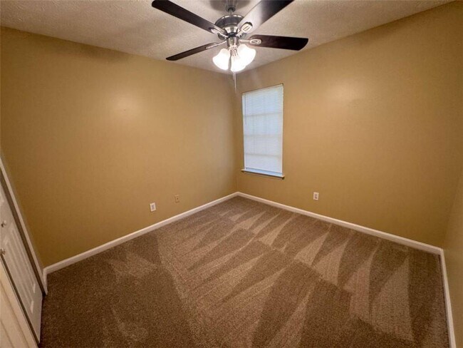Building Photo - 1060 Litchfield Way SW