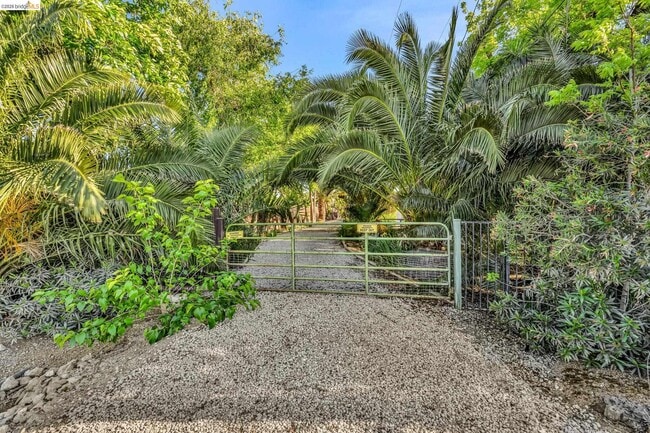 Building Photo - 3300 Concord Ave