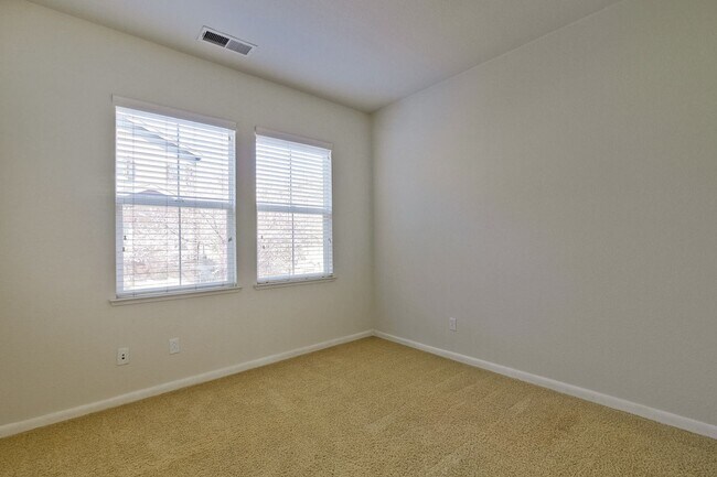 Building Photo - Wow! What a Great Home! Available Now!