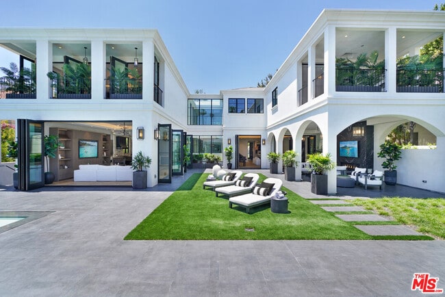 Building Photo - 608 N Alpine Dr