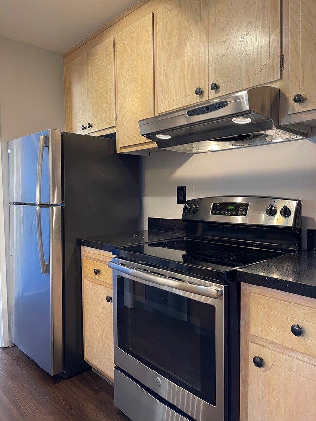 Kitchen - Laurel Terrace