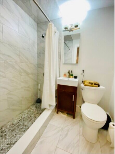 Building Photo - 290 Commonwealth Ave