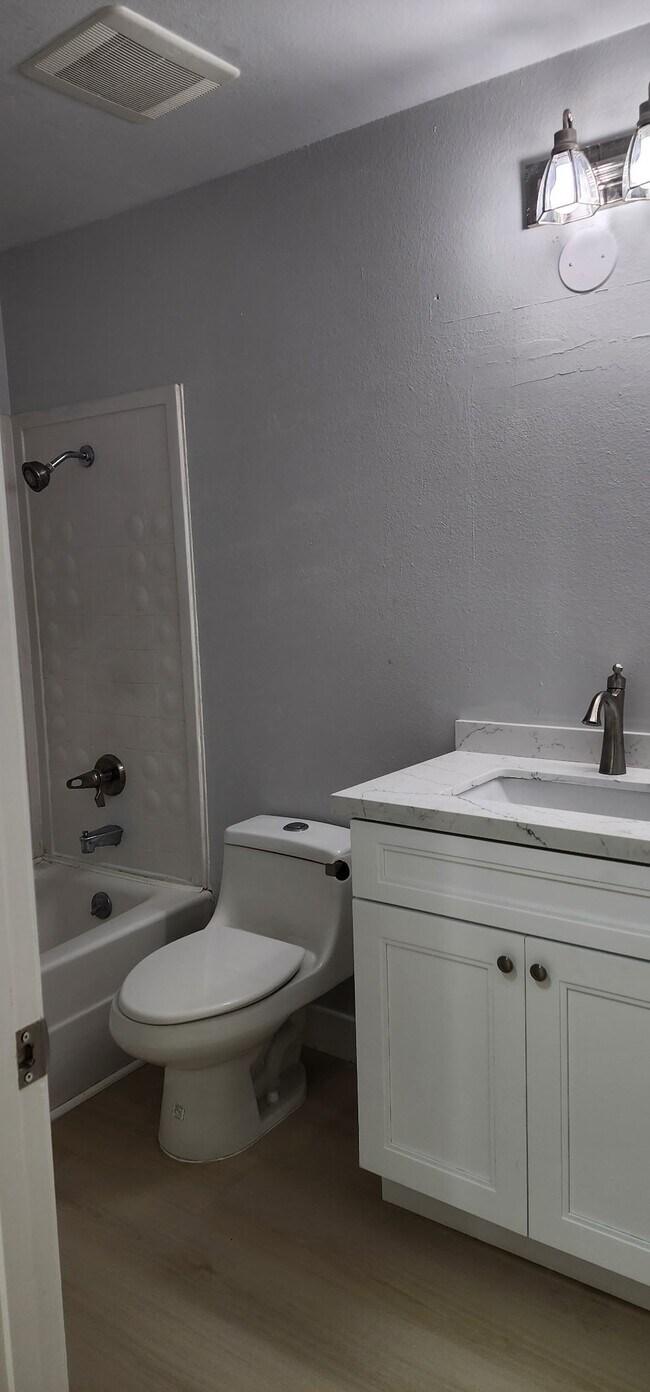 Building Photo - 2255 Cahuilla St